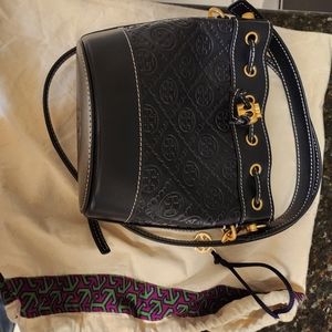 Tory Burch mini crossbody bucket bag. Navy/ black color.